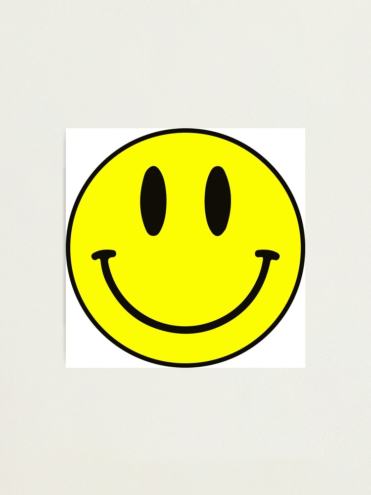 Smiley-Gesicht Nettes Glückliches Lustiges Emoji-Gelb" Fotodruck Von  Decentdesigns | Redbubble