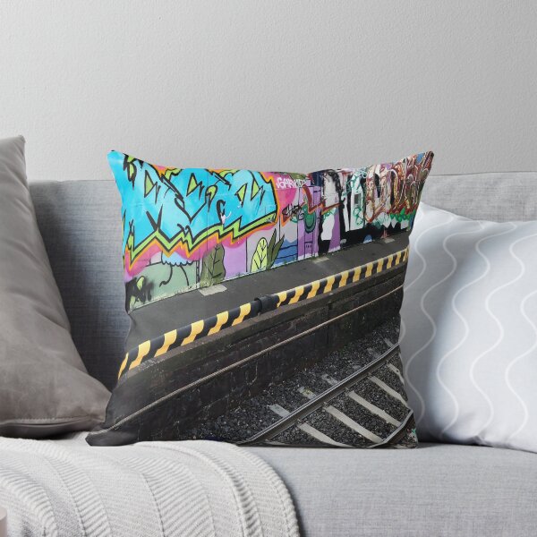 Artikelvorschau, Graffiti, South Melbourne Bahnhof entworfen und verkauft von Roz McQuillan Fine Art & Photography.