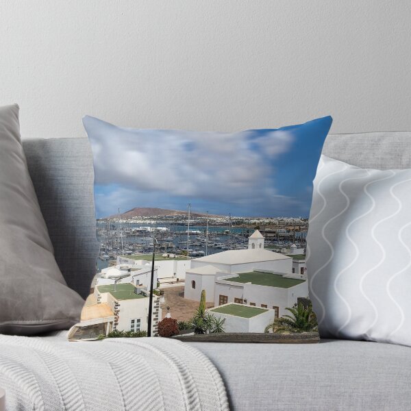 Aperçu de l'œuvre Lanzarote et la marina de Playa Blanca vues du ciel créée et vendue par RJW Images.