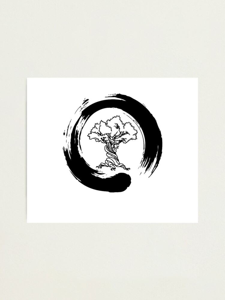 Bonsai Tree Enso Circle - Buddhist Zen Calligraphy T-Shirt