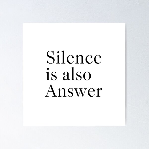 Aperçu de l'œuvre T-shirt à citation minimaliste « Le silence parle » créée et vendue par CleanInkStudio.