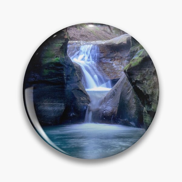 Artikelvorschau, Wasserfall im Hocking Hills State Park, Ohio entworfen und verkauft von Kathy Weaver.