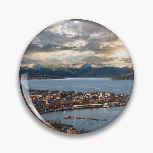 Artikelvorschau, Schneebedeckte Berge von Argyll von Lyle Hill Greenock aus gesehen entworfen und verkauft von RJW Images.
