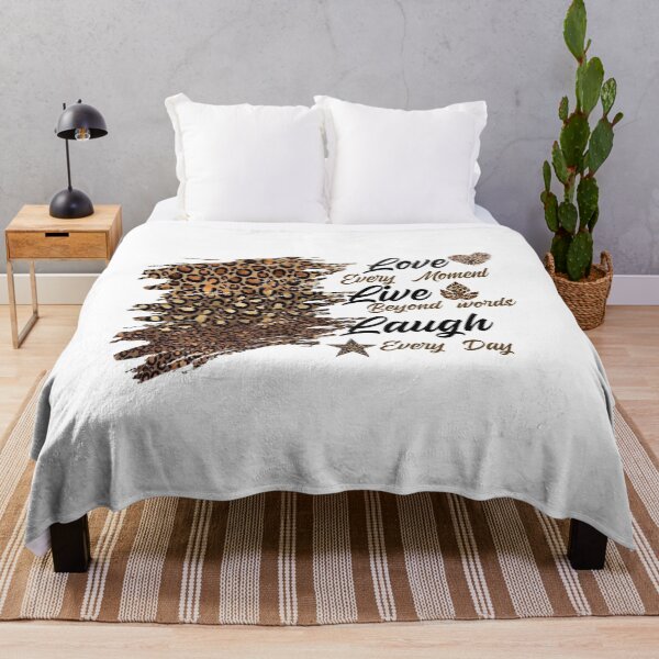 Aperçu de l'œuvre Love, Live, Laugh “With a zebra pattern in beige and brown” créée et vendue par Balsamine.