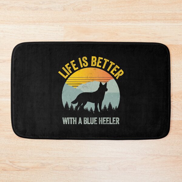 Artikelvorschau, Das Leben ist besser mit einem Blue Heeler Retro Sun entworfen und verkauft von Guarddogdrive.