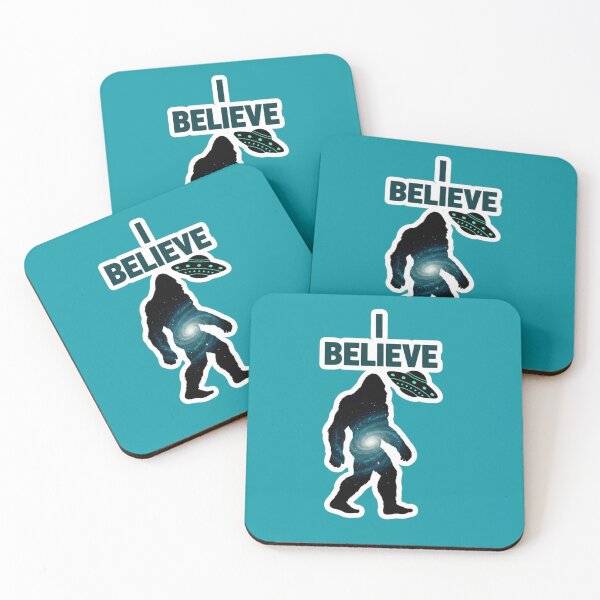 Artikelvorschau, Ich glaube an Weltraum-Bigfoot, UFOs, Galaxien-Sasquatch, lustiges Design entworfen und verkauft von Sinfulchicken.