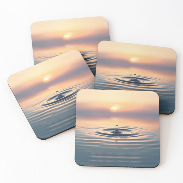 Artikelvorschau, Moderne Zen-Kunst | Ästhetisches Handy-Hintergrundbild mit Sonnenuntergangs-Wasserwellen entworfen und verkauft von FlowNestStudio.