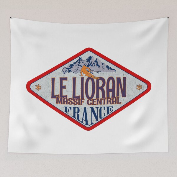 Aperçu de l'œuvre Le Lioran, Massif Central, France, badge de ski vintage créée et vendue par Wanderful-roads.