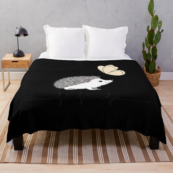 Artikelvorschau, Niedliches Igel- und Schmetterlingsmotiv – Kunst & Geschenk G005287 entworfen und verkauft von duolastgend.