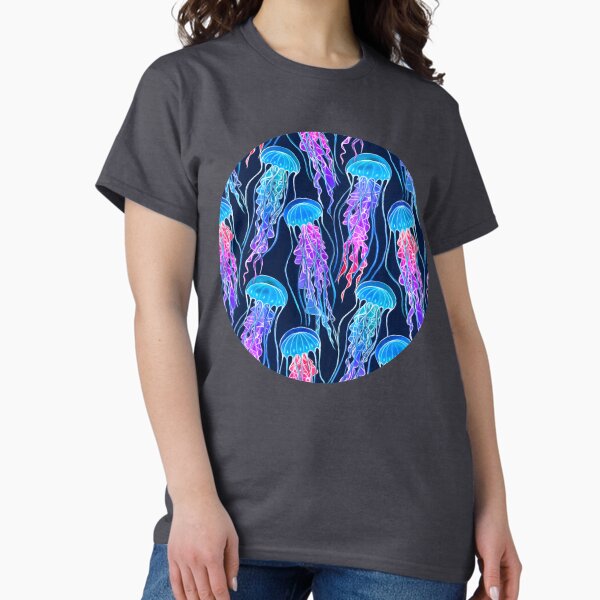 Aperçu de l'œuvre Méduse arc-en-ciel luminescente sur bleu marine créée et vendue par micklyn.
