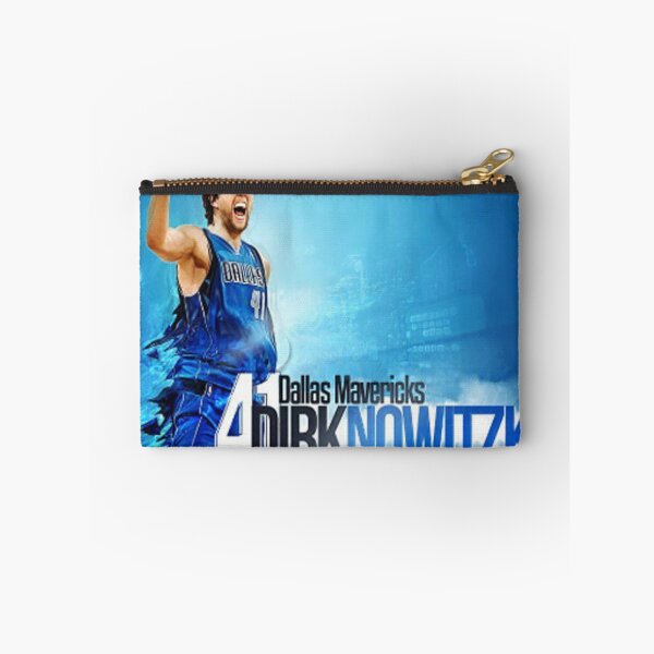 Artikelvorschau, Dirk Nowitzki in der Malerei-Illustration entworfen und verkauft von AshleyConnelly.