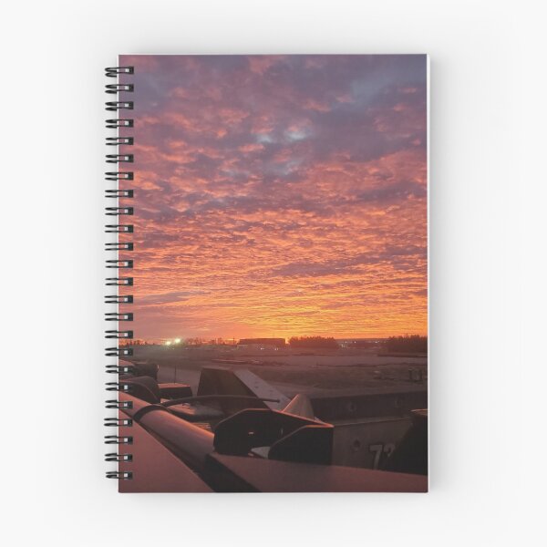 Aperçu de l'œuvre Chemise coucher de soleil créée et vendue par YHWH Photography.