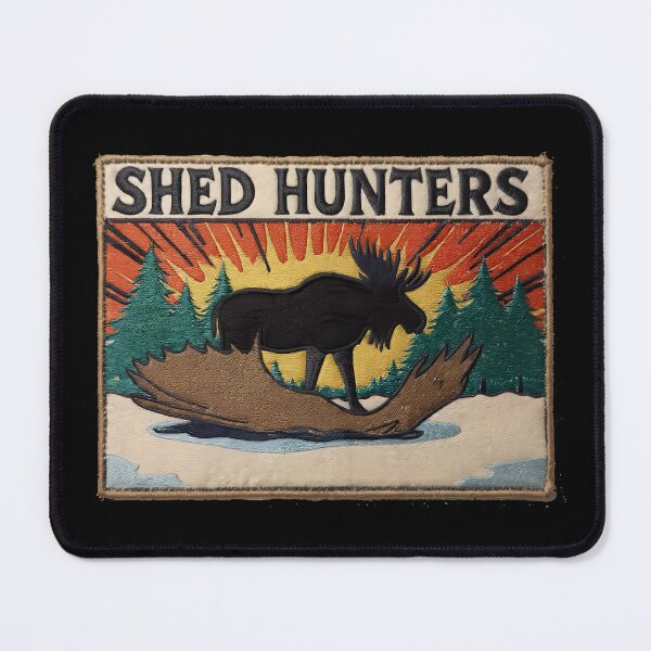 Artikelvorschau, Shed Hunters Moose rustikales Patch-Logo entworfen und verkauft von ShedHunters.