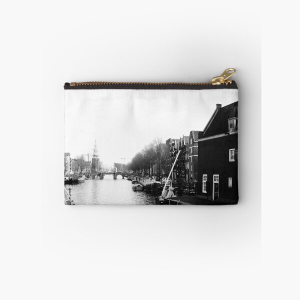 Artikelvorschau, Amsterdam, Oude Schans mit dem Montelbaan-Turm und der Sluyswacht. entworfen und verkauft von Amsterdam-Pan.