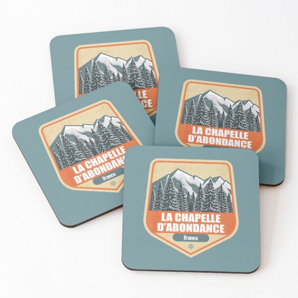 Aperçu de l'œuvre La Chapelle d’Abondance France – Badge d’hiver Montagne enneigée créée et vendue par CynthiaGraphics.