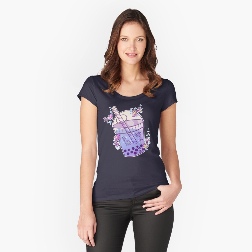 Vista previa del artículo con la obra «Camiseta entallada de cuello ancho», diseñado y vendido por MynnuB.