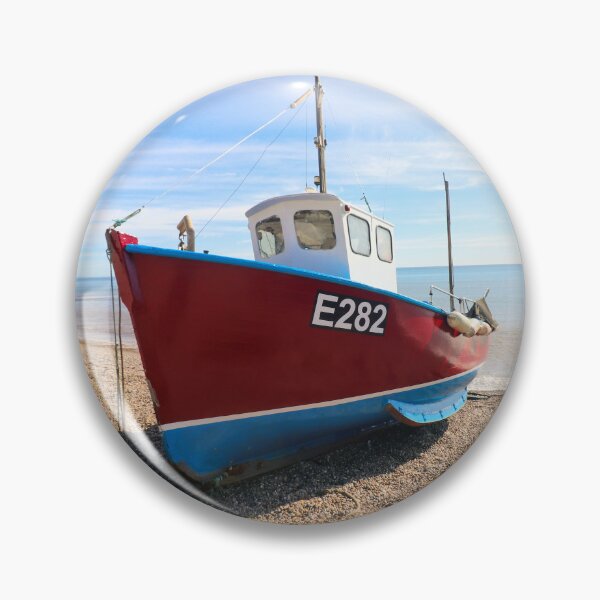 Artikelvorschau, Traditionelles Fischerboot am Beer Beach, East Devon – Jurassic Coast Art entworfen und verkauft von leonwoods.