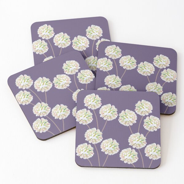 Artikelvorschau, Rosa-weiße Blüten auf pastellviolettem Grund entworfen und verkauft von Yolanda Designs.