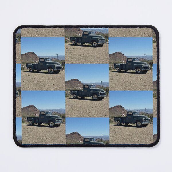Artikelvorschau, Aufkleber für Autos mit blauem LKW, Himmel, Berg, Nevada, Wüste, Magnete, Kaffeetassen, T-Shirts, Schreibwaren, Büro, Zuhause, Schule, Poster, Redbubble-Shop entworfen und verkauft von Saritas Boutique Shop.