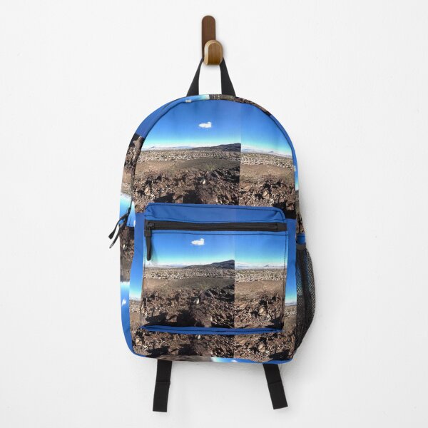 Artikelvorschau, Landschaft Nevada Häuser Berge Blau Zuhause Arbeit Büro Himmel Wolken Fotoaufkleber Magnet Kaffeetasse Drucke T-Shirt Tasche Hut Redbubble Shop entworfen und verkauft von Saritas Boutique Shop.