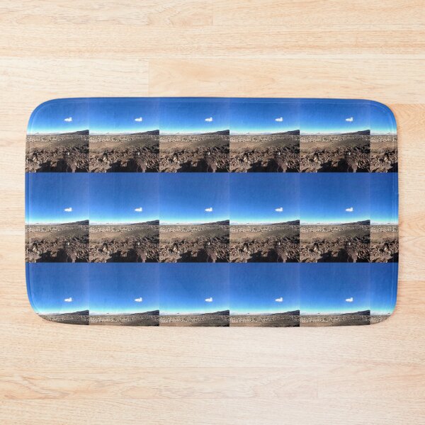 Artikelvorschau, Landschaft Nevada Häuser Berge Blau Zuhause Arbeit Büro Himmel Wolken Fotoaufkleber Magnet Kaffeetasse Drucke T-Shirt Tasche Hut Redbubble Shop entworfen und verkauft von Saritas Boutique Shop.