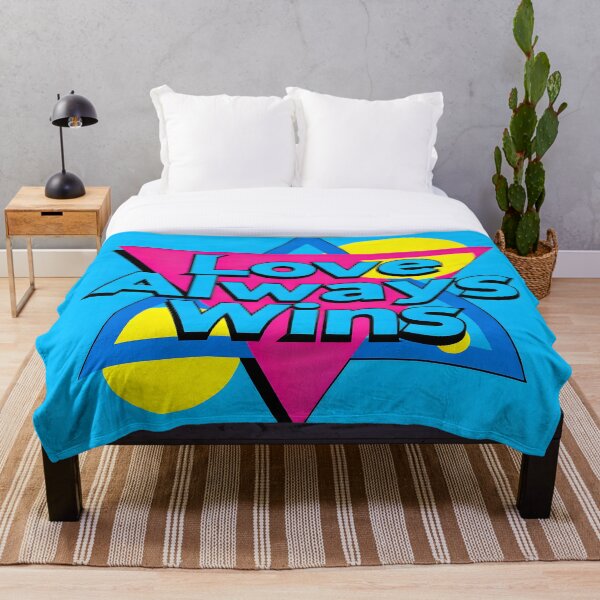 Item preview, El amor siempre triunfa: diseño geométrico de triángulos y círculos designed and sold by FreeFromDefault.
