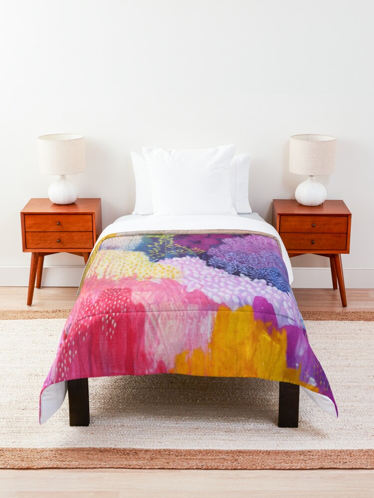 Alternate view of Summer Haze Comforter