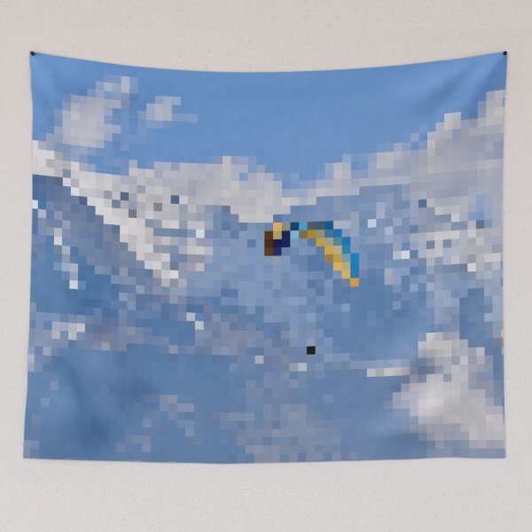 Artikelvorschau, Pixelige Paraglider- und schneebedeckte Bergszene entworfen und verkauft von Potato Quality Prints.