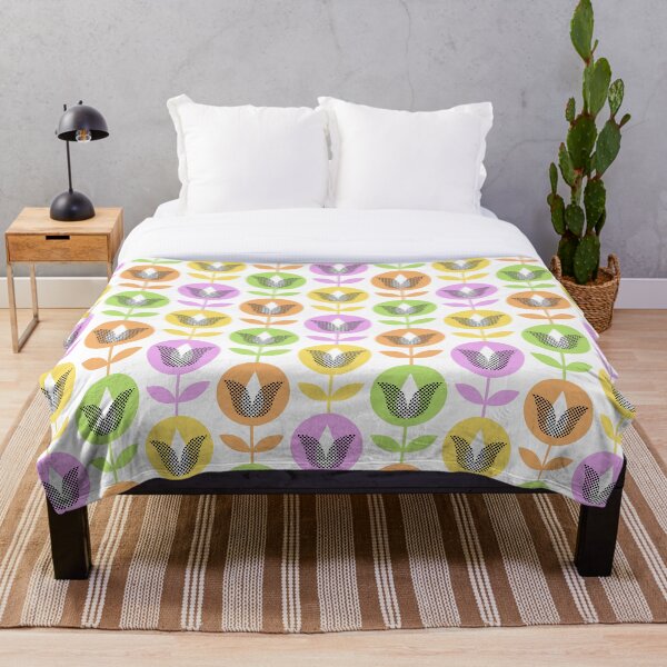 Artikelvorschau, Tulpen- und Punktmuster im Mid-Century-Modern-Stil in Frühlingsfarben: Grün, Rosa, Gelb, Orange entworfen und verkauft von Pinkdeer Designs.