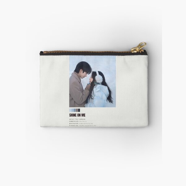 Aperçu de l'œuvre Shine on Me - Affiche de drama chinois créée et vendue par Weird Unicorn.