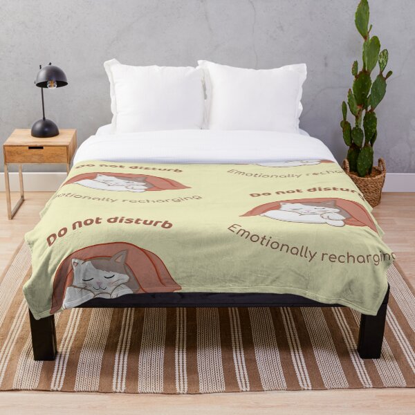 Aperçu de l'œuvre Do Not Disturb Emotionally Recharging Cat Cozy Introvert Design créée et vendue par JbrauShop.