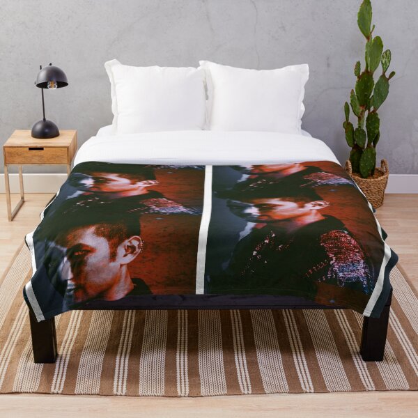Aperçu de l'œuvre Shadowhunters, Magnus Bane (modification) créée et vendue par simpleswift.