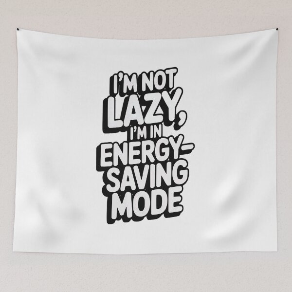 Aperçu de l'œuvre Je ne suis pas paresseux, je suis en mode économie d'énergie – T-shirt à citation humoristique créée et vendue par MoodThreadz.