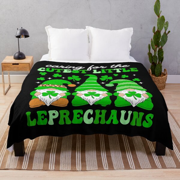 Artikelvorschau, Krankenschwester St. Patricks Day Gnome entworfen und verkauft von KroghDs.