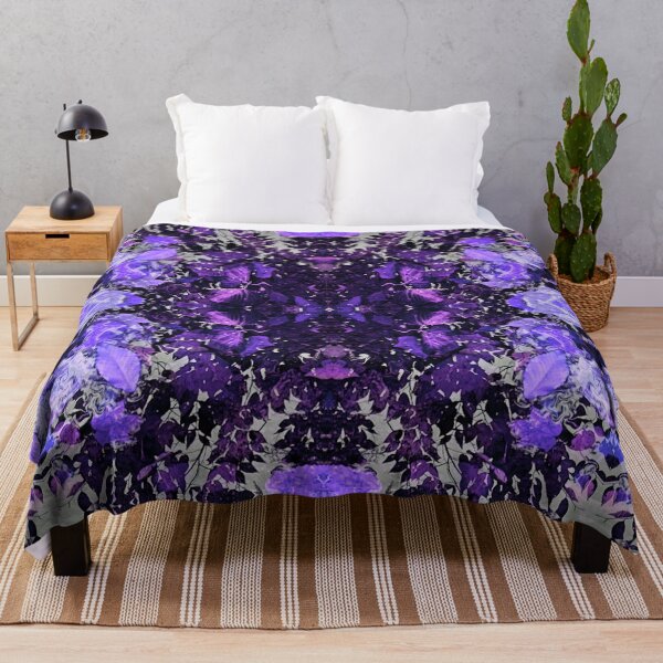 Artikelvorschau, Abstraktes violettes Laub, violette Pflanzenmotive, böhmischer violetter Wald entworfen und verkauft von hollycooper.