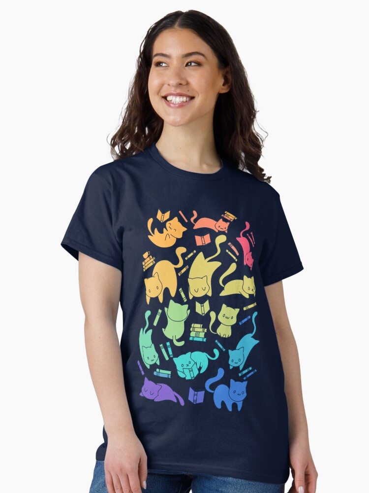 Imagen 2 de 7, Camiseta clásica con la obra Gatos y libros, diseñada y vendida por TaylorRoss1.