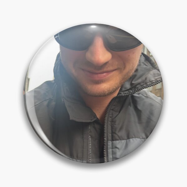 Artikelvorschau, DJO mit Sonnenbrille entworfen und verkauft von thedjoldovers.