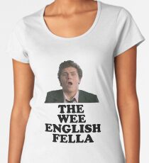 Camiseta premium de cuello ancho Derry Girls - Wee English Fella
