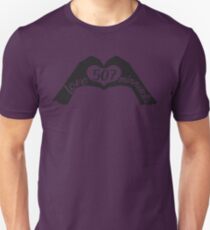 LOVE 507 MINNESOTA - HEART SHAPED HANDS WITH 507 AREA CODE IN THE CENTER Unisex T-Shirt