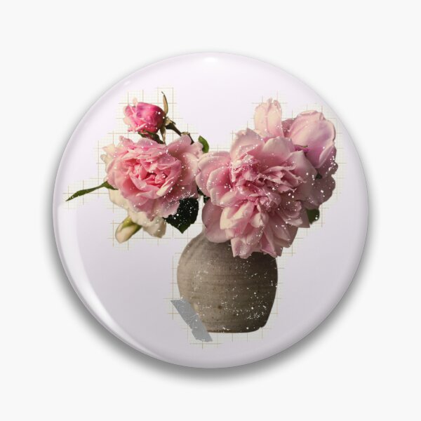 Artikelvorschau, Rosa Rosen in Keramikvase, Blumenaufkleber, niedliche Aufkleber, Kawaii-Kunst. entworfen und verkauft von winterdaisyflower.