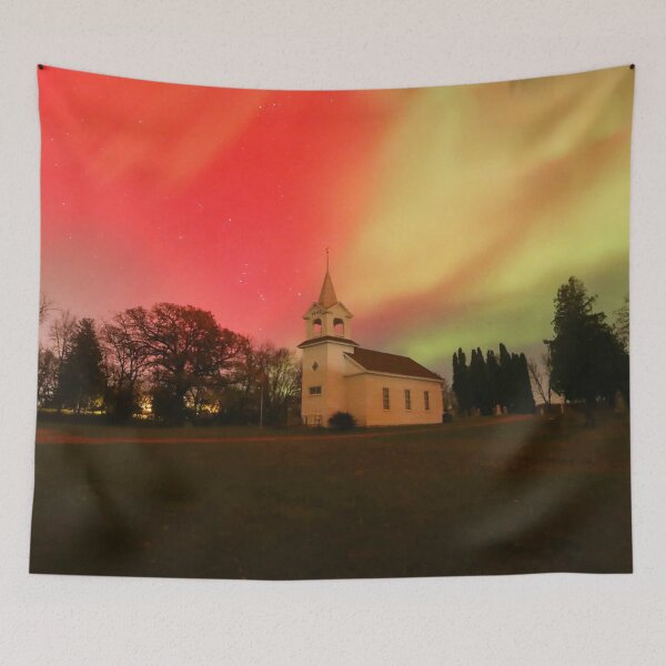 Artikelvorschau, Nordlichter mit Kirche entworfen und verkauft von passion4photos.