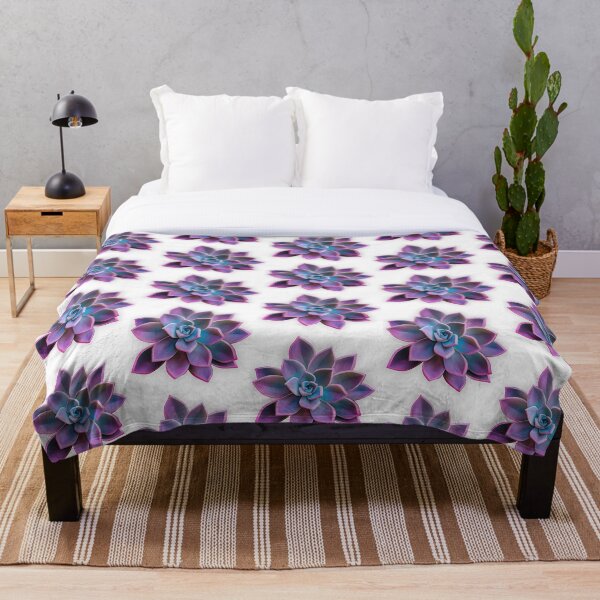 Aperçu de l'œuvre fleur succulente cosmique violette créée et vendue par Kerrie Owens.
