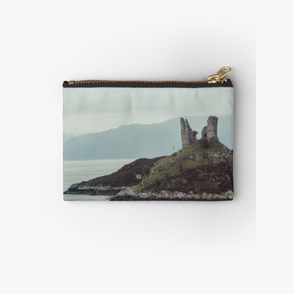 Artikelvorschau, Caisteal Maol (die nackte Burg) C 15 von Fähre nach Skye auf Reise Inverness nach Kyle of Lochalsh Schottland 19840917 0007 entworfen und verkauft von Fred Mitchell.
