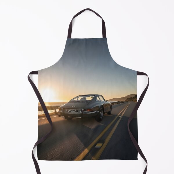 Artikelvorschau, Porsche 911 Classic – Autoposter „Sonnenuntergang an der Küste“ entworfen und verkauft von Motorline44.