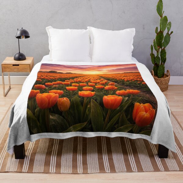Artikelvorschau, Sonnenaufgang über Tulpenfeldern entworfen und verkauft von JuViRo.