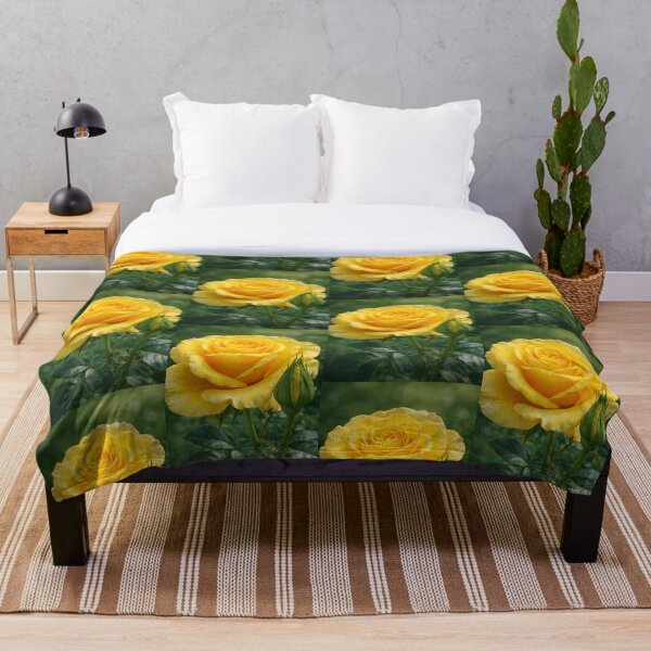 Artikelvorschau, Strahlende goldene Sonnenrose in voller Blüte entworfen und verkauft von Dreamy Armine Art.