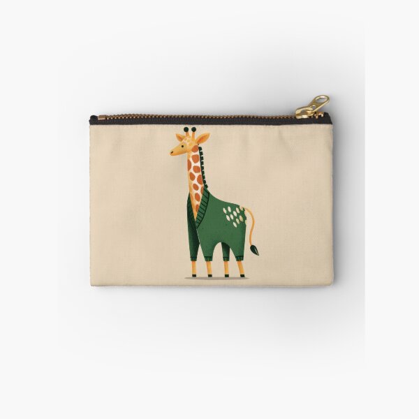 Artikelvorschau, Die in einen Pullover gekleidete Giraffe steht still. entworfen und verkauft von anytka.