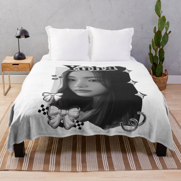 Item preview, Hearts2 Heart Yuha Rising K-Pop Girl Group korean pop idols designed and sold by AJUNICE STUDIO.