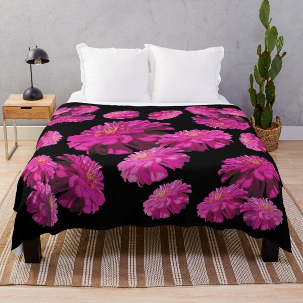 Aperçu de l'œuvre Chrysanthèmes roses, motifs floraux roses, marguerites, zinnias, cosmos, chrysanthèmes roses créée et vendue par hollycooper.