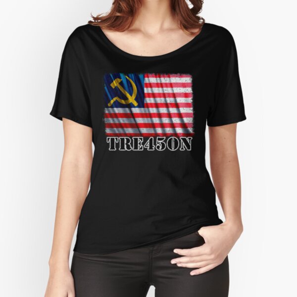 Vista previa del artículo con la obra «Putin Trump Russian Treason Funny Impeach Trump Flag Design», diseñado y vendido por cgocgy.